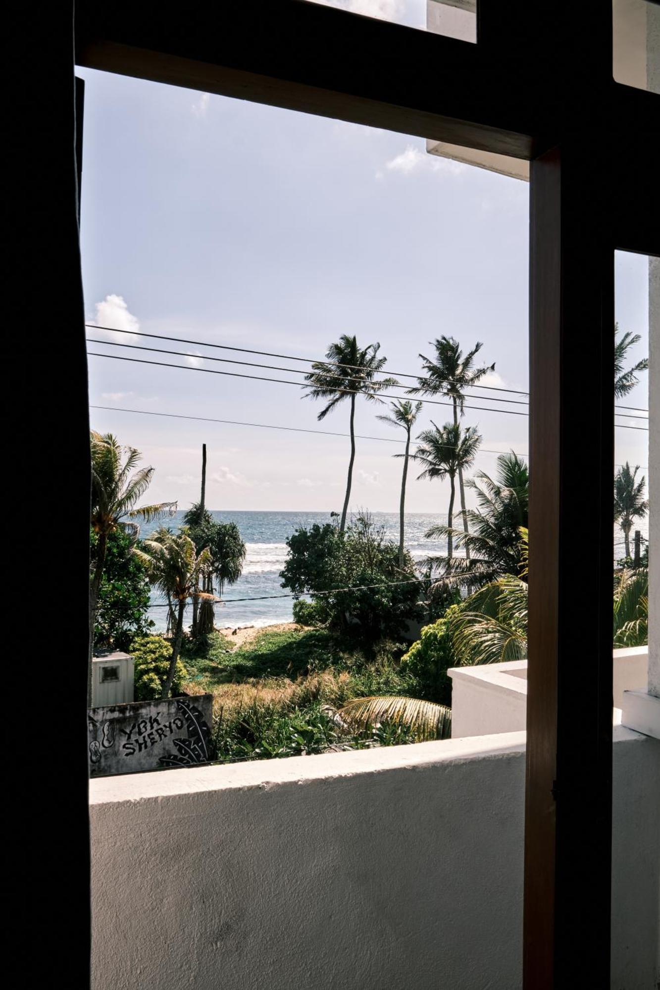 Ruma Surf Hotel Ахангама Экстерьер фото