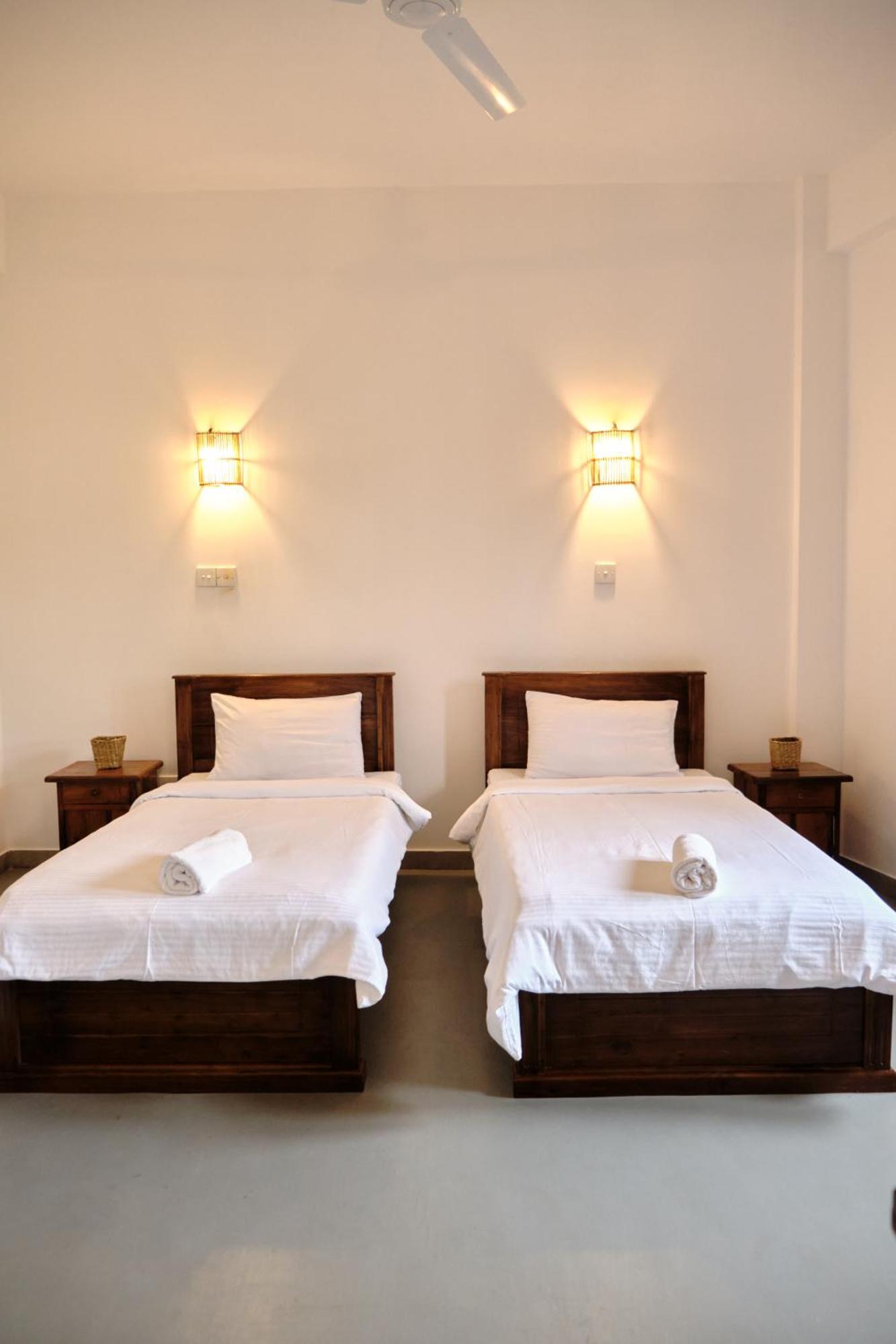 Ruma Surf Hotel Ахангама Экстерьер фото